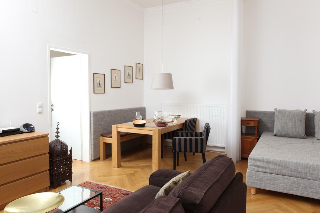Hoheschule Courbette Appartement